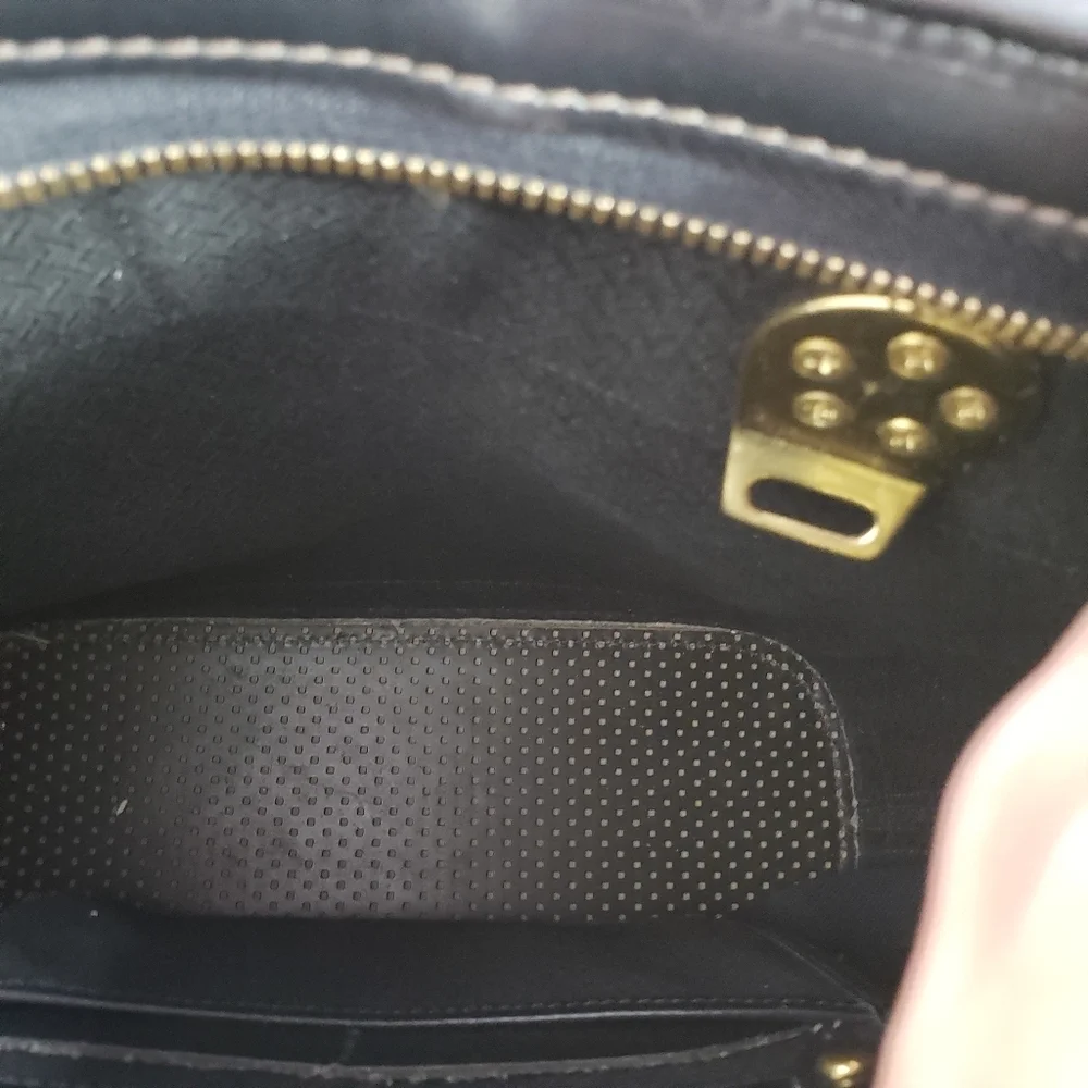 Vintage Dooney & Bourke black perforated leather large shoulder bag - Picture 12 of 13